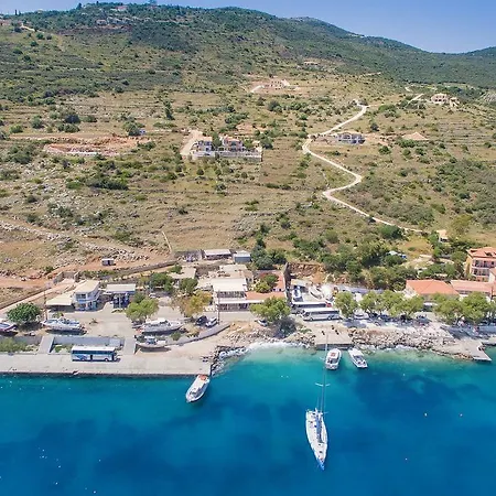 Coastal Paradise Found - Komis' Private Pool Retreat Villa Agios Nikolaos (Zakynthos)