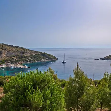 Coastal Paradise Found - Komis' Private Pool Retreat Villa