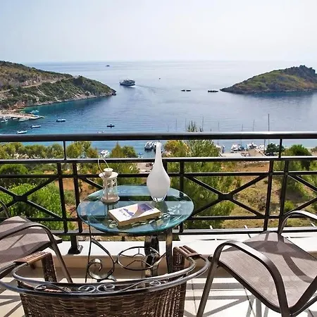 Coastal Paradise Found - Komis' Private Pool Retreat Villa *