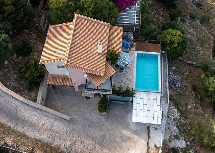 빌라 Coastal Paradise Found - Komis' Private Pool Retreat