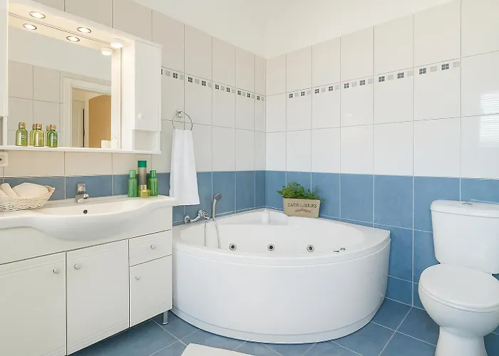 Coastal Paradise Found - Komis' Private Pool Retreat 빌라 아기오스니콜라우스