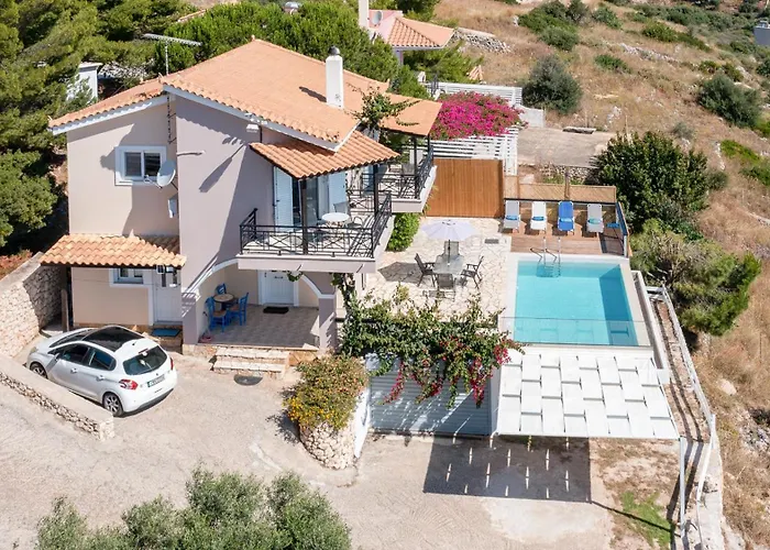 빌라 Coastal Paradise Found - Komis' Private Pool Retreat