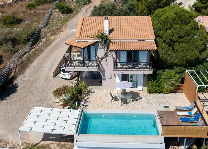 빌라 Coastal Paradise Found - Komis' Private Pool Retreat