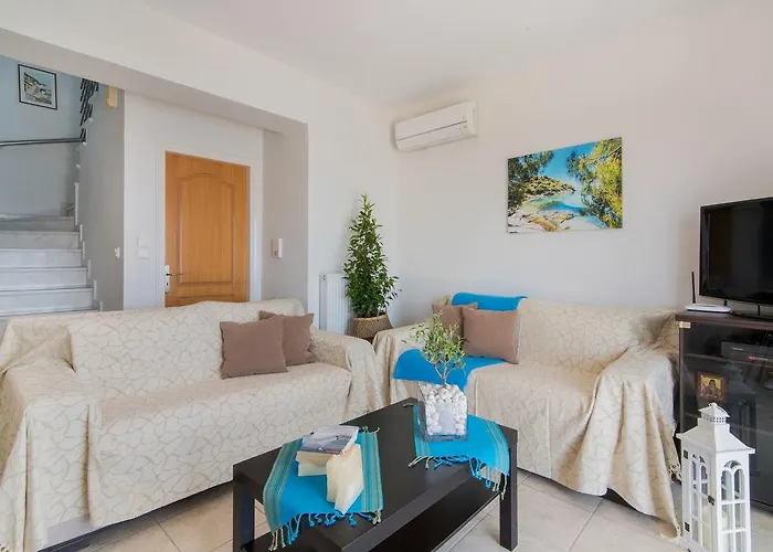 Coastal Paradise Found - Komis' Private Pool Retreat * 아기오스니콜라우스