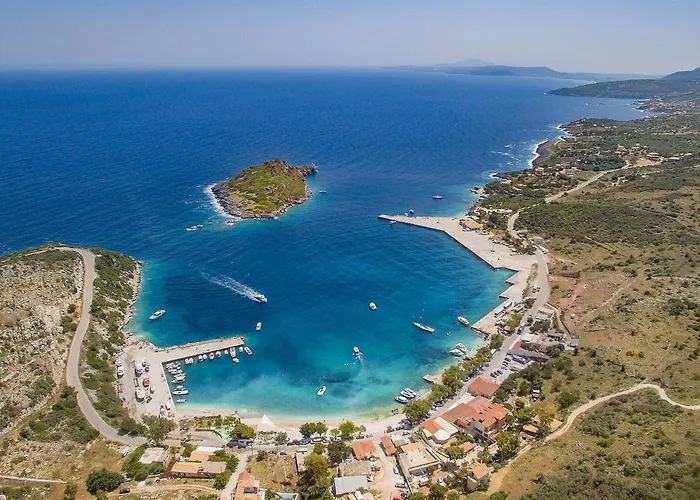 빌라 Coastal Paradise Found - Komis' Private Pool Retreat