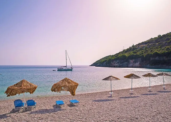 Coastal Paradise Found - Komis' Private Pool Retreat * 아기오스니콜라우스