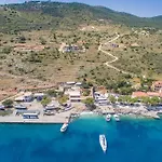 Coastal Paradise Found - Komis' Private Pool Retreat فيلة آغيوس نيكولاوس