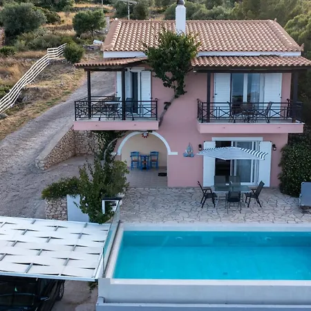 Coastal Paradise Found - Komis' Private Pool Retreat