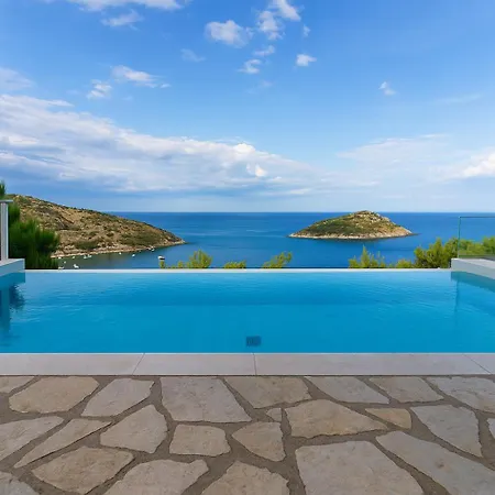 Coastal Paradise Found - Komis' Private Pool Retreat * Ayos Nikolaos