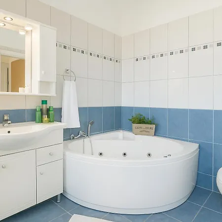 Coastal Paradise Found - Komis' Private Pool Retreat Villa Ayos Nikolaos