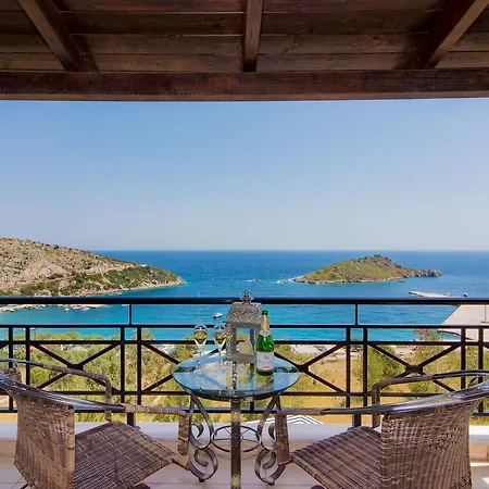 Βίλα Coastal Paradise Found - Komis' Private Pool Retreat