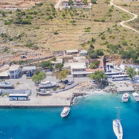Coastal Paradise Found - Komis' Private Pool Retreat Vilă *