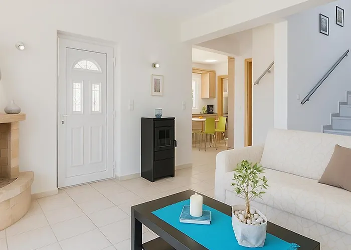 Coastal Paradise Found - Komis' Private Pool Retreat Agios Nikolaos (Zakynthos)