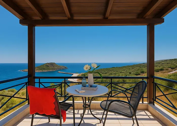 Coastal Paradise Found - Komis' Private Pool Retreat *