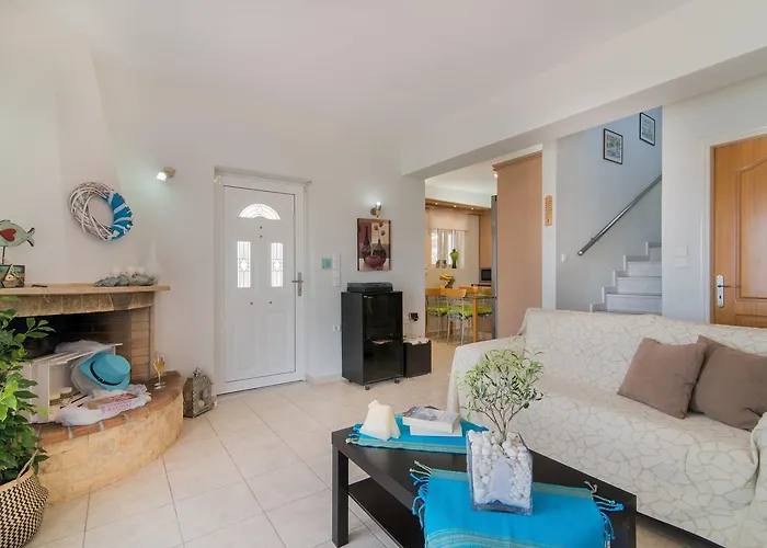 Coastal Paradise Found - Komis' Private Pool Retreat Villa Agios Nikolaos (Zakynthos)